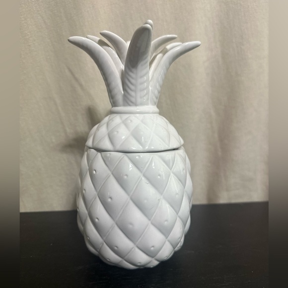 harry slatkin Other - Rare! 2008 Harry Slatkin white pineapple ceramic single wick candle. EUC